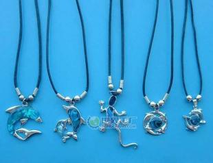 供應(yīng)鮑貝吊墜價(jià)格與廠家全覽 世界工廠網(wǎng)飾品信息庫解析